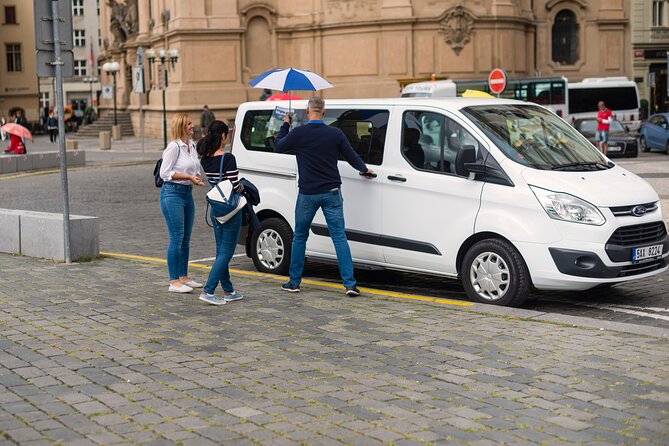 Prague Castle: Admission Ticket With Bus Transfer And Audioguide - St. Vitus Cathedral, Prague’s great interior