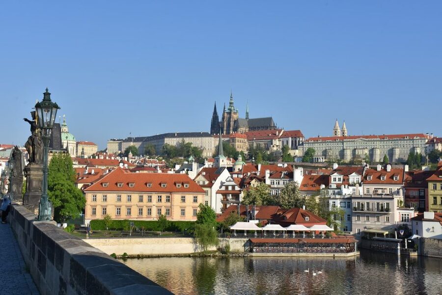 Prague Castle: Admission Ticket With Transfer And Audioguide - Why the transfer matters at Prague Castle