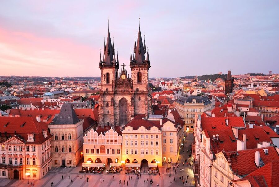 Prague: Castle and Jewish Quarter Tour with Cruise and Lunch - Starting beside Charles Bridge