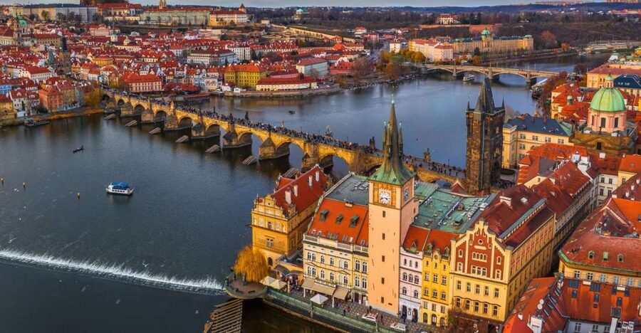 Prague: Castle and Jewish Quarter Tour with Cruise and Lunch - The Vltava boat ride: pleasant, but keep expectations modest