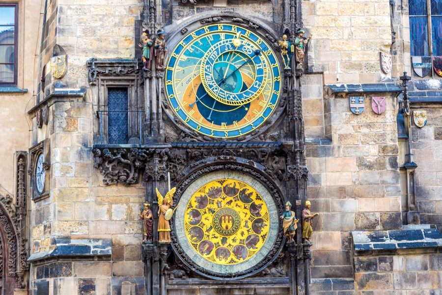 Prague: Castle and Jewish Quarter Tour with Cruise and Lunch - How much value do you get for $100?