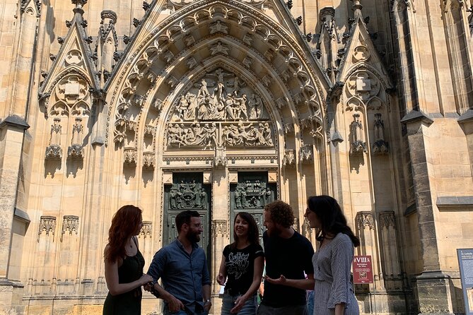 Prague Castle and Pubs Tour with Drinks Included - What this Prague Castle pub tour is really offering