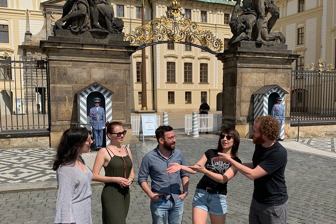 Prague Castle and Pubs Tour with Drinks Included - Seeing Prague Castle without paying for entry