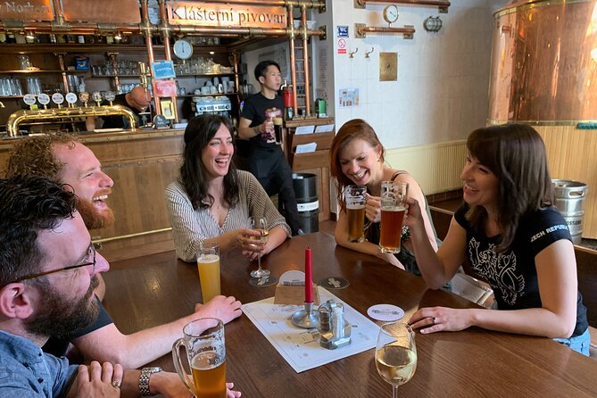 Prague Castle and Pubs Tour with Drinks Included - Starting in Malá Strana at 3:00 p.m.