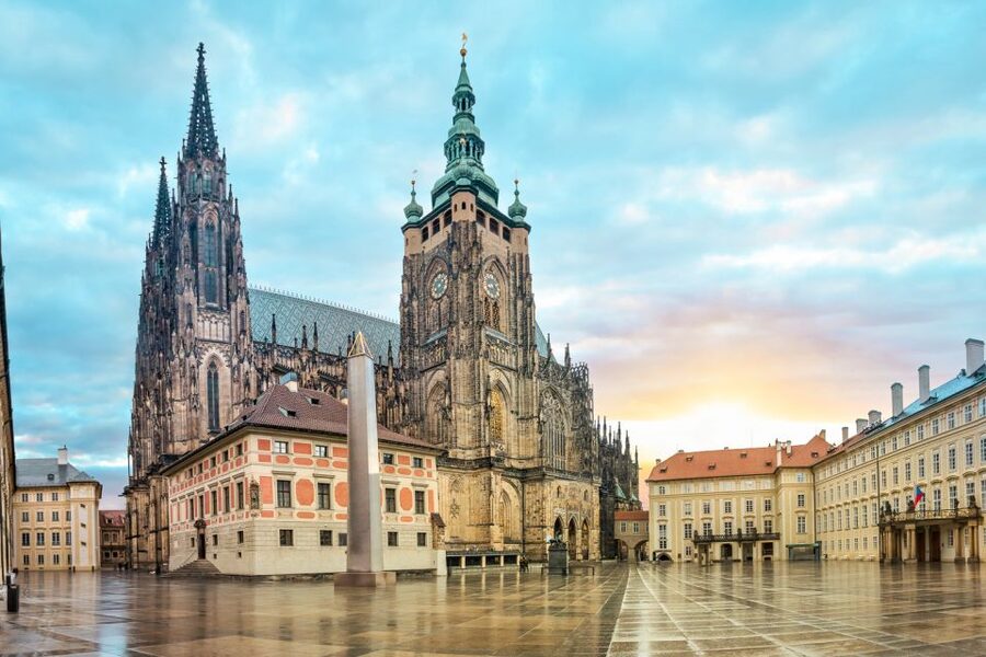 Prague Castle & Castle District: 2-Hour Guided Tour - Why Prague Castle works best with a guide
