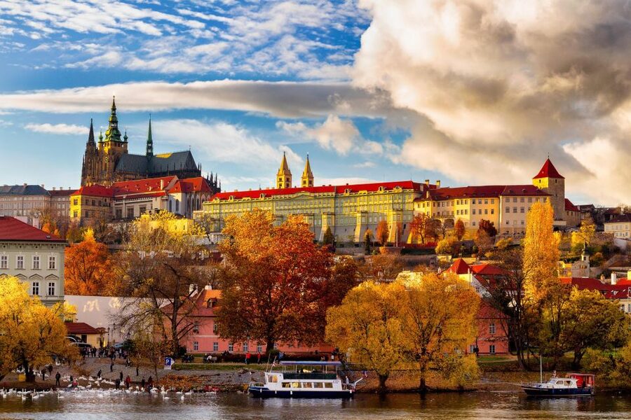 Prague Castle & Castle District: 2-Hour Guided Tour - Meeting by Charles Bridge