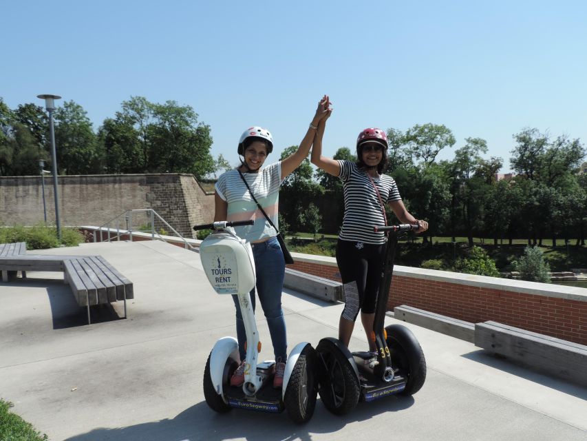 Prague: Castle District Segway Tour - Small sculptures and the lanes of Old Stresovice