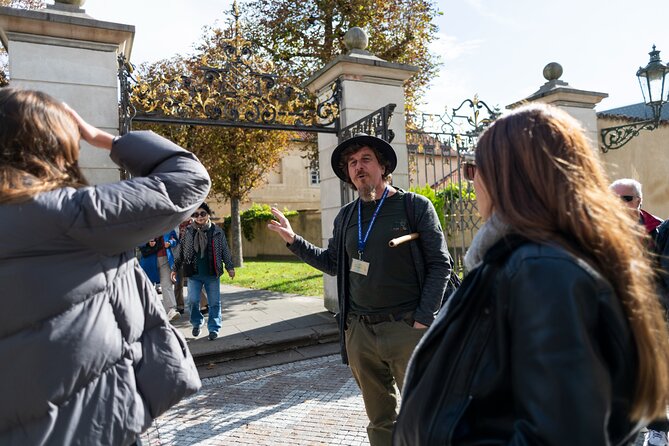 Prague: Castle Entry Ticket with Guide and River Cruise - How much walking and waiting should you expect?