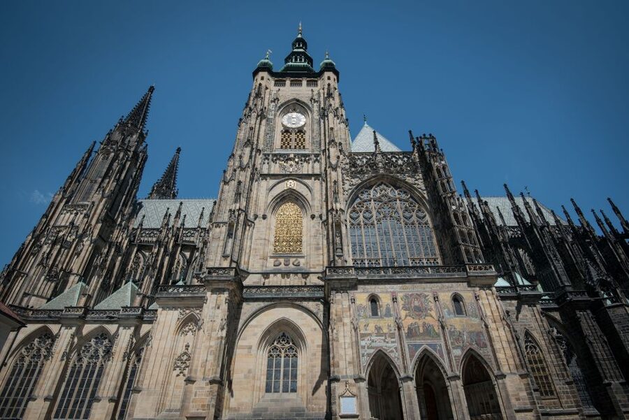 Prague: Castle Grounds & Highlights Walking Tour small-group - The uphill tram ride saves time and energy