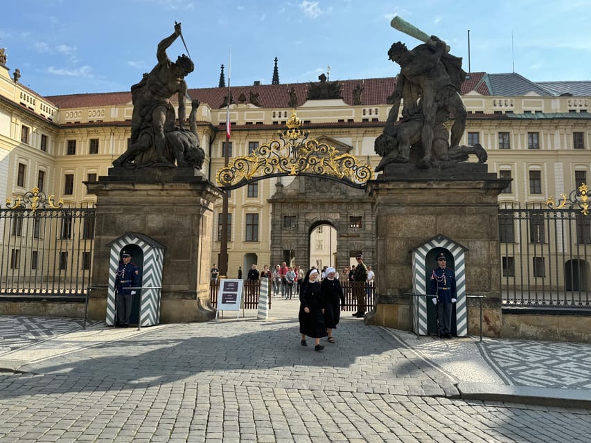 Prague Castle Interiors & Changing of the Guard-Small group - Vladislav Hall and the Defenestration Window