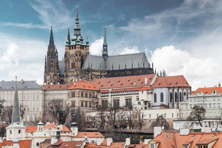 Prague Castle St. Vitus Cathedral, Royal Palace, St. George's Basilica - St. Vitus Cathedral and the Bohemian crown tradition