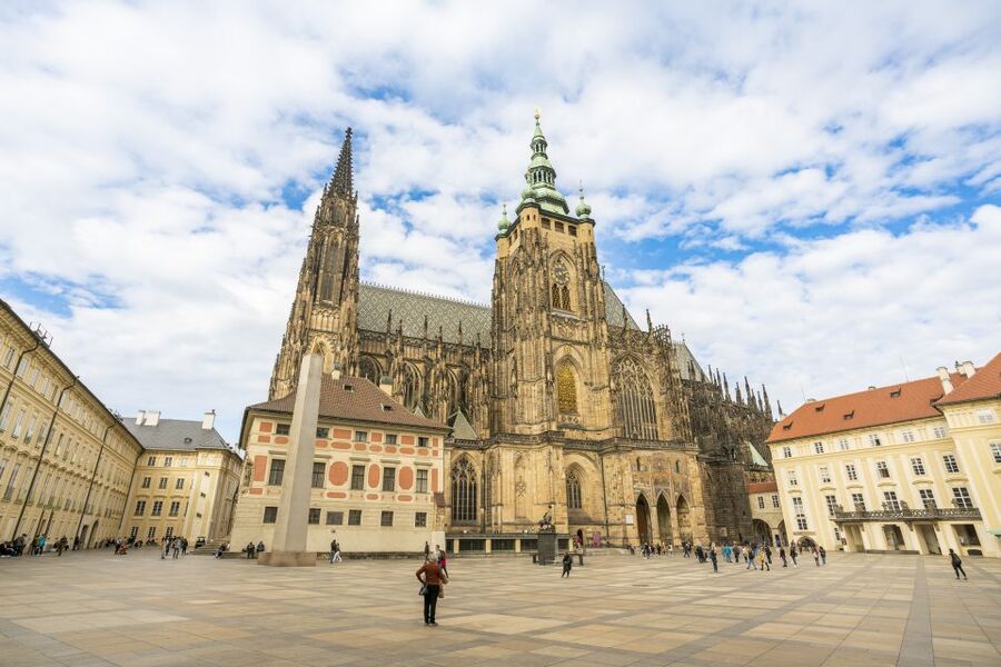 Prague: Castle Tour with Local Guide and Entry Ticket - Vladislav Hall and the Defenestration chamber