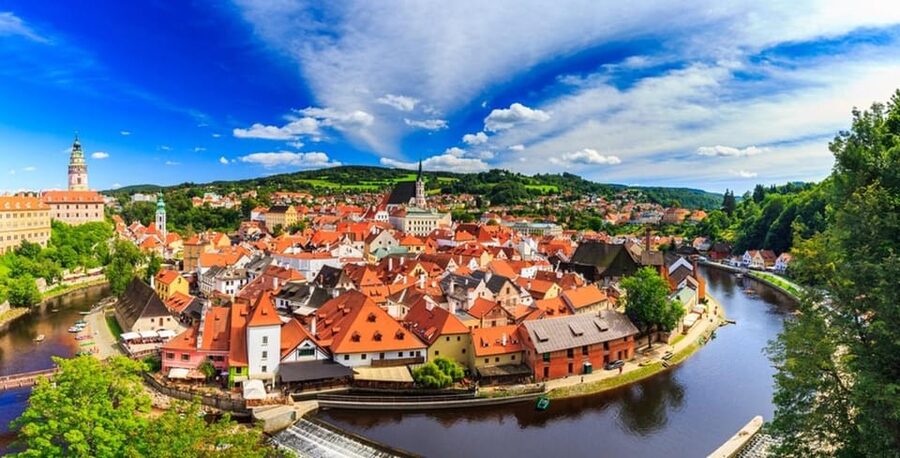 Prague: Cesky Krumlov Private Day Tour - Why Cesky Krumlov makes a worthwhile day from Prague