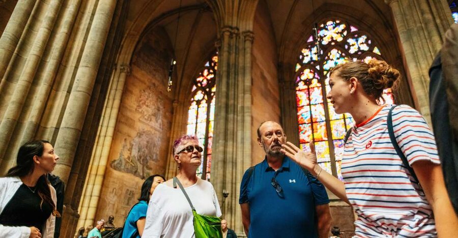 Prague: City Highlights By Bus, Boat, and on Foot - Guide quality and language choices