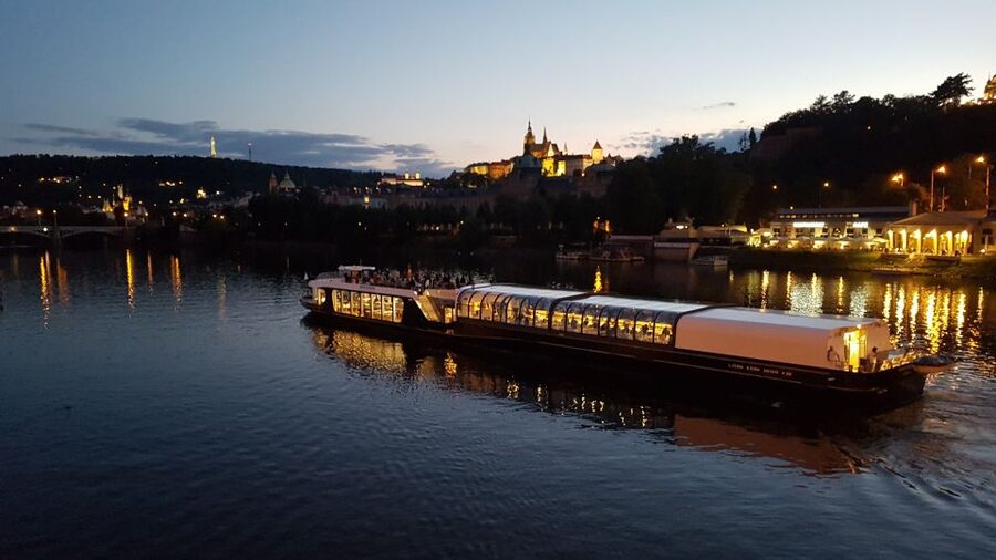 Prague: City Tour and Dinner Cruise with Hotel Pickup - Should you book the Prague city tour and dinner cruise?