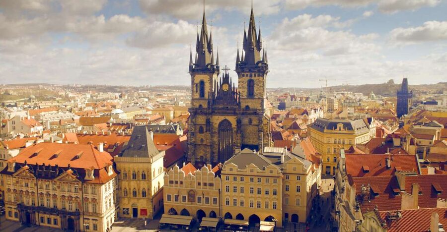 Prague: City Tour in Full - Four courtyards and a thousand-year cathedral