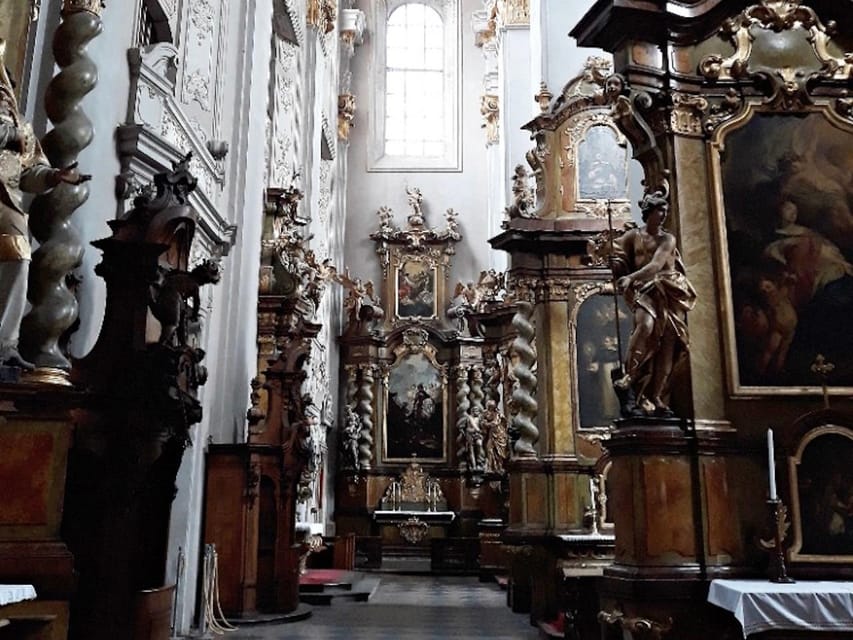 Prague: Classical Concert at St. Giles' Church - Finding a good seat in the church