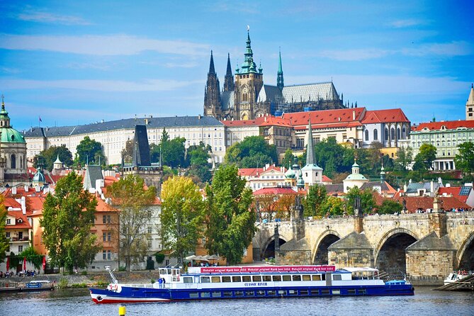 Prague Combo: Castle Guided Tour, Bus and Optional Boat - The end point requires a little planning