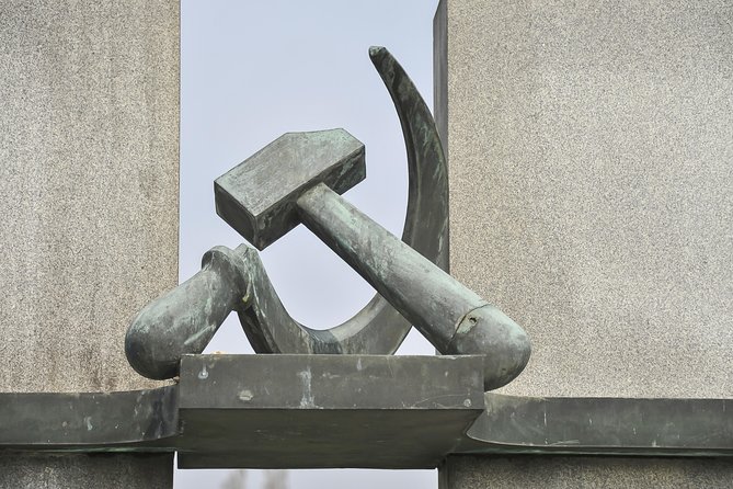 Prague Communism and World War II Walking Tour - What the guides add