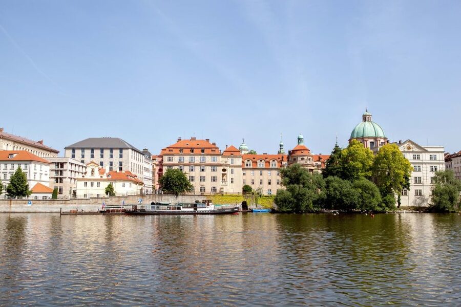 Prague Cruise: 1-Hour on the River Vltava - Practical Ways to Get More From the Hour