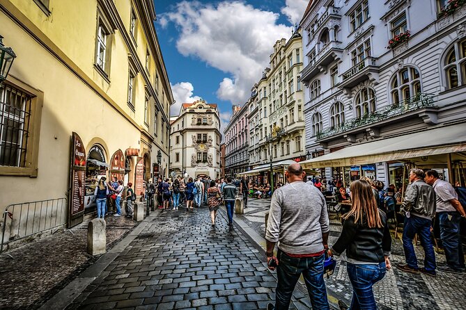Prague DeLuxe Tour: Views, Hidden Gems, Tastings & River Cruise - Charles Bridge at the right time of day