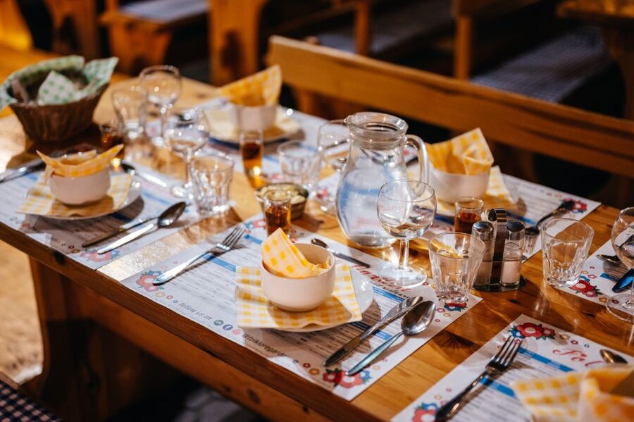 Prague: Dinner with Folk Show and Open Bar - The open bar and what it adds
