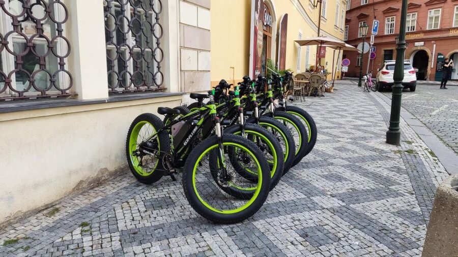 Prague: Electric Scooter & Cruiser Fat eBike Rental - Using the map for a self-guided Prague route