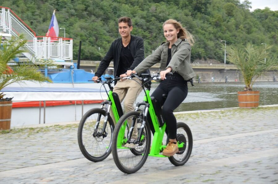 Prague: Electric Scooter & Cruiser Fat eBike Rental - Learning the controls before you ride