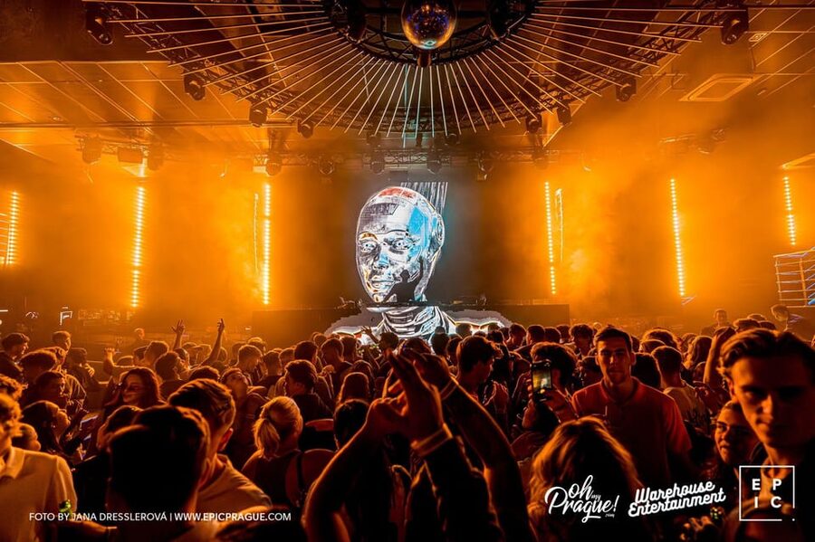 Prague: EPIC Nightclub Entry Ticket - The light show is part of the main event