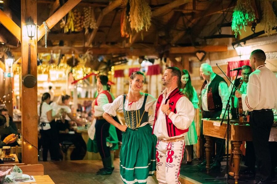 Prague: Evening Folklore Garden Party with Traditional Menu - Unlimited Czech beer, wine, and soft drinks