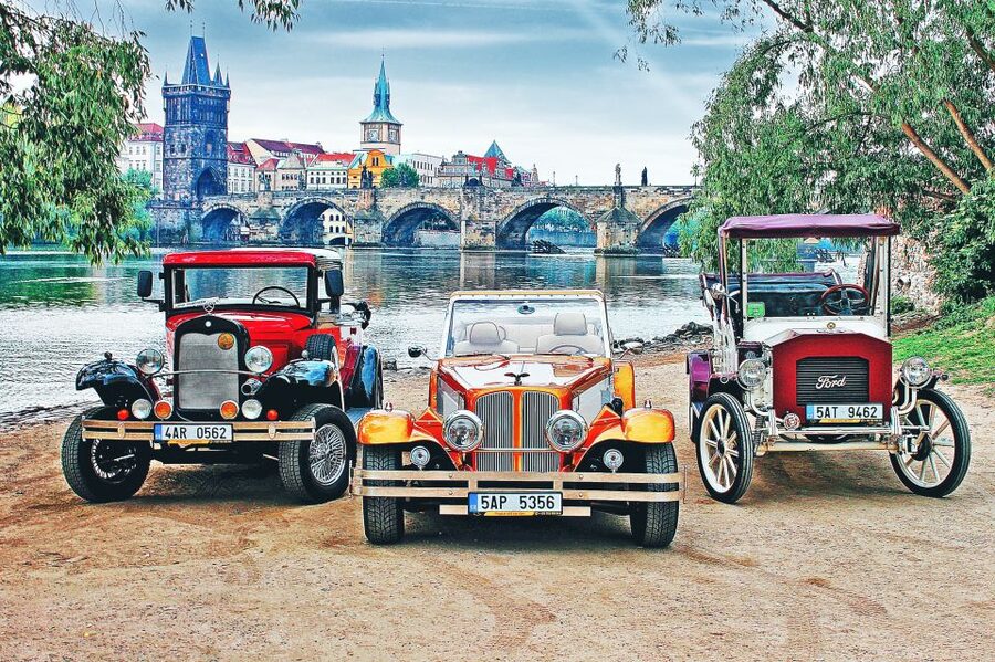 Prague: Fairytale Karlstejn Castle in Retro-Style Car - Why Karlštejn works as a Prague day trip