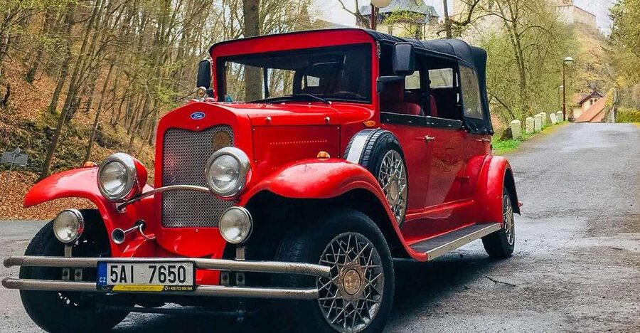 Prague: Fairytale Karlstejn Castle in Retro-Style Car - The drive through Central Bohemia