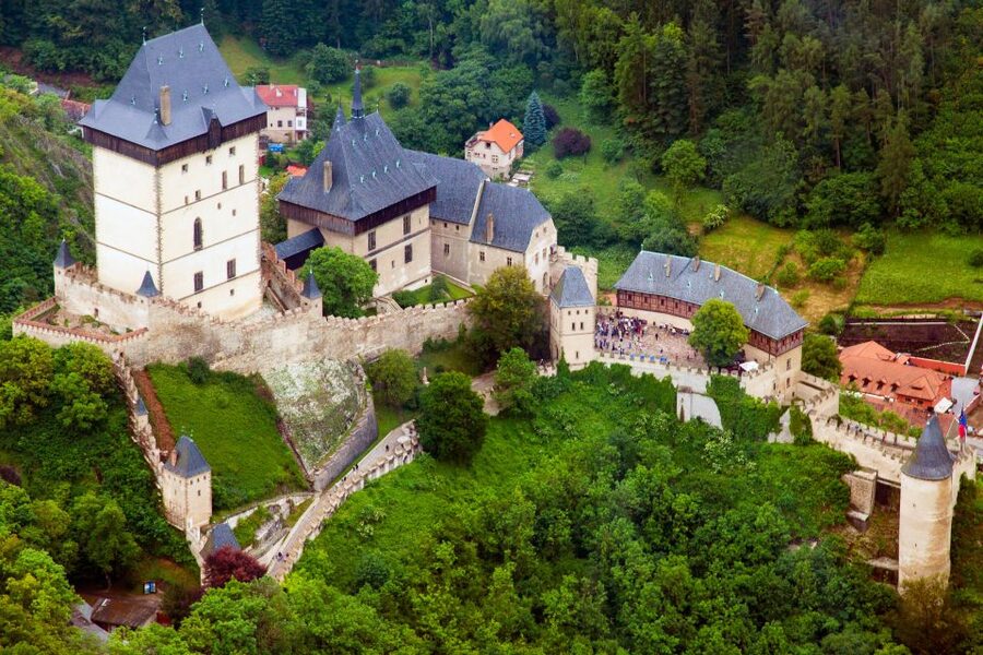 Prague: Fairytale Karlstejn Castle in Retro-Style Car - Approaching the castle walls and courtyards