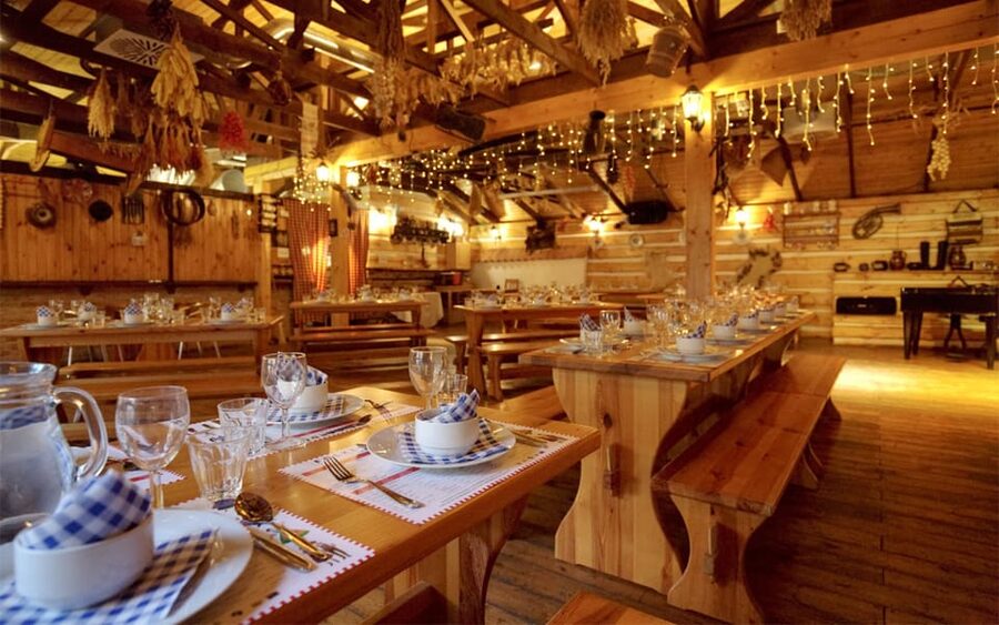 Prague: Folk Dancing Dinner Experience - Unlimited Czech beer, wine, and soft drinks