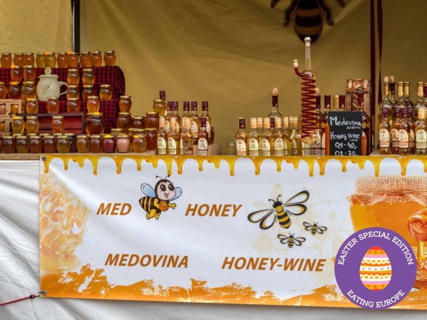 Prague: Food and Beer Guided Walking Tour with Tastings - Café Platýz and the strudel finale