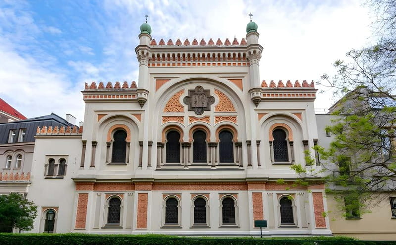 Prague: Full-Day Guided Tour of Prague in a Small-Group - Lunch is your own choice