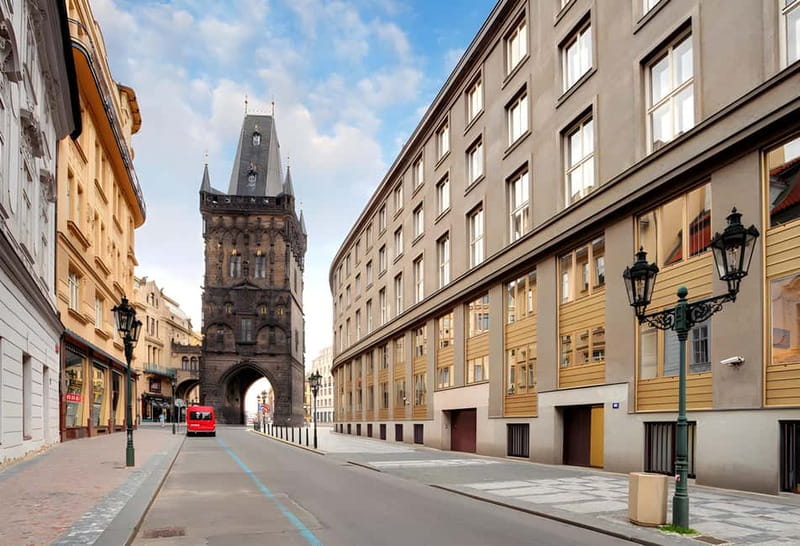Prague: Full-Day Guided Tour of Prague in a Small-Group - Choose your ending in the castle district
