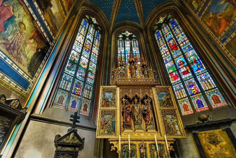 Prague: Full-Day Old Town, River Cruise & Prague Castle Tour - The guides make the difference