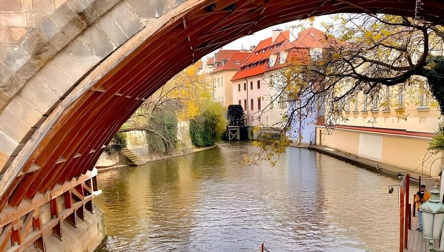 Prague: Full-Day Private Tour of Prague - 5 hours - What the guides add to the experience