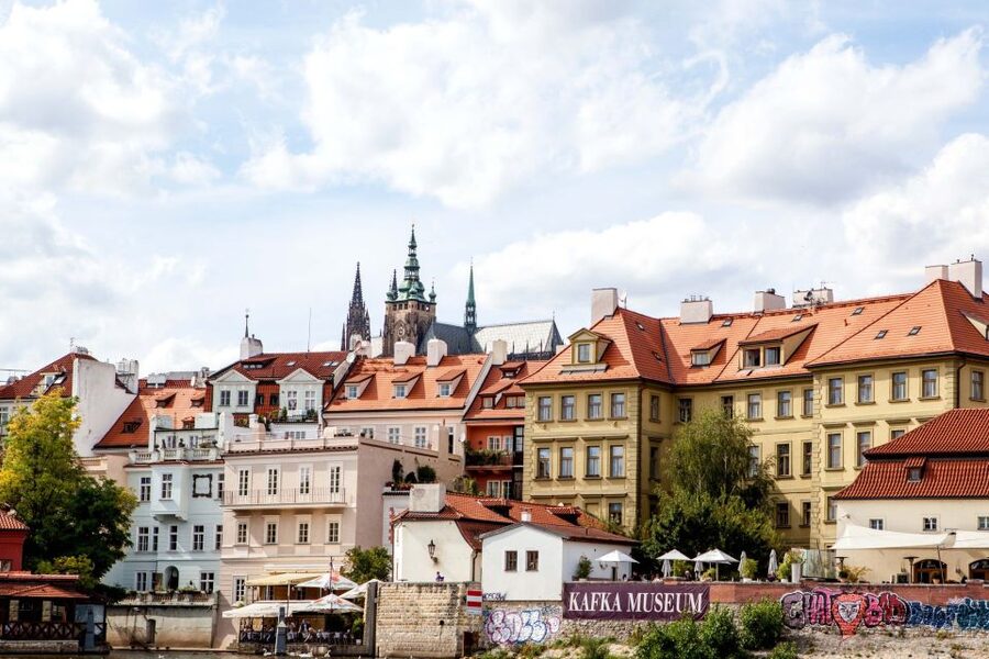 Prague: Full-Day Sightseeing Tour with Cruise and Lunch - Why this tour works for a first day in Prague