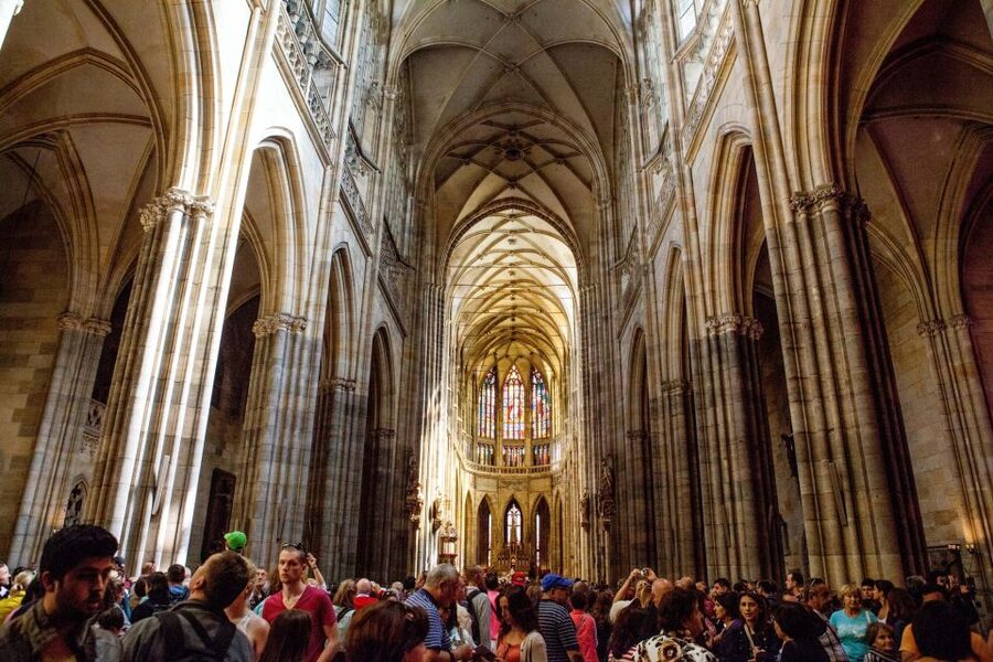 Prague: Full-Day Sightseeing Tour with Cruise and Lunch - Castle Town and the road to Prague Castle