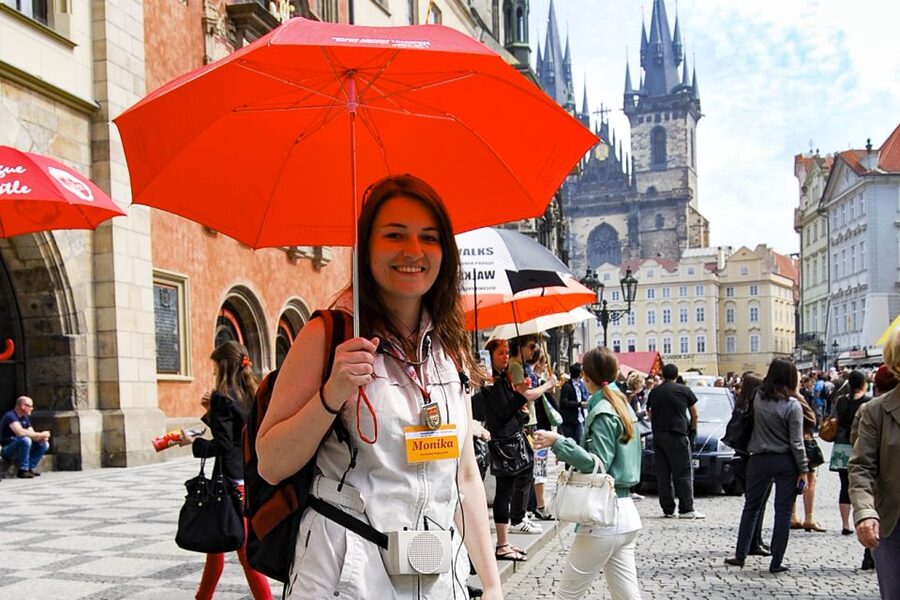 Prague: Full-Day Tour with Lunch and River Boat Cruise - What the guiding is really like