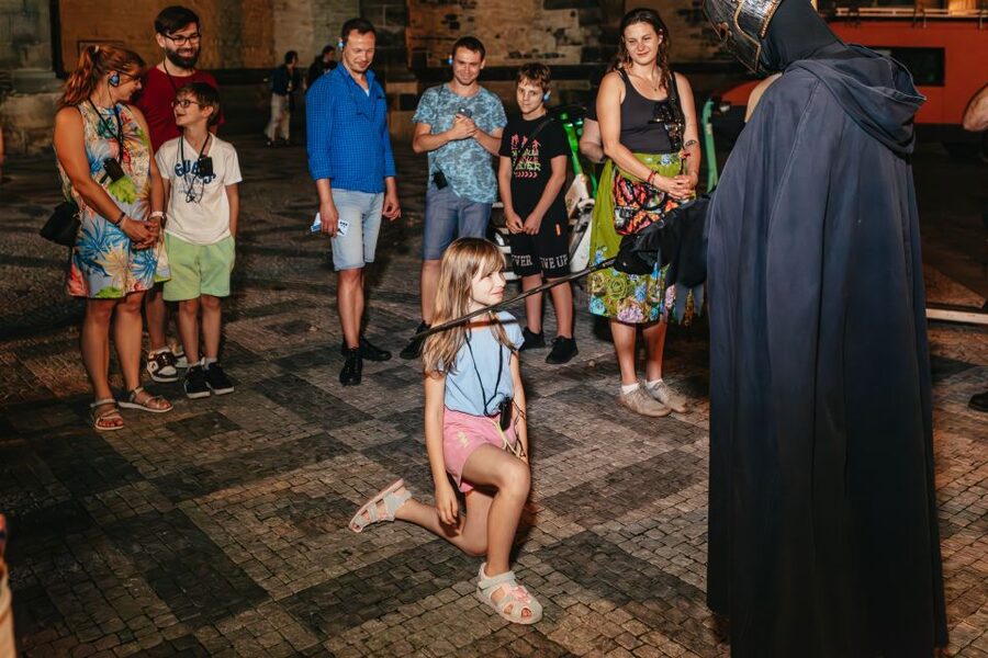 Prague: Ghost Walking Tour Where Legends Come To Life - What the live ghosts add to the experience