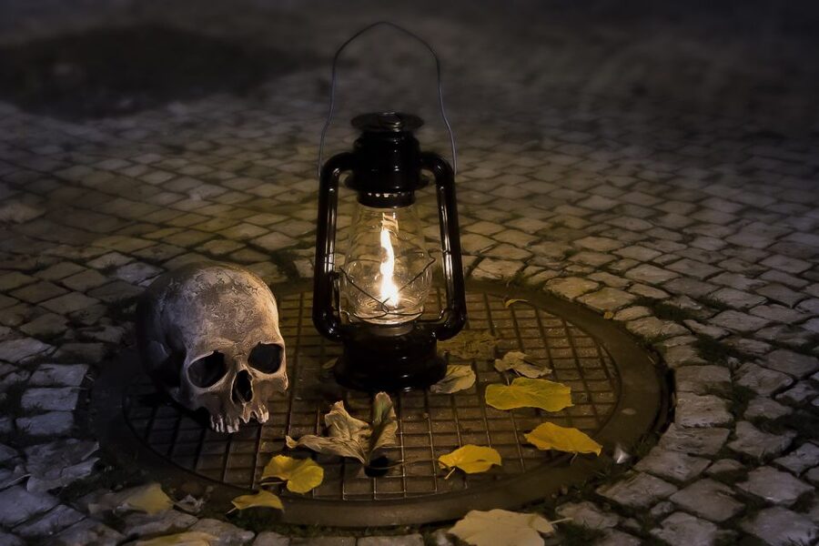 Prague: Ghosts and Legends Nighttime Guided Walking Tour - What the storytelling is really like