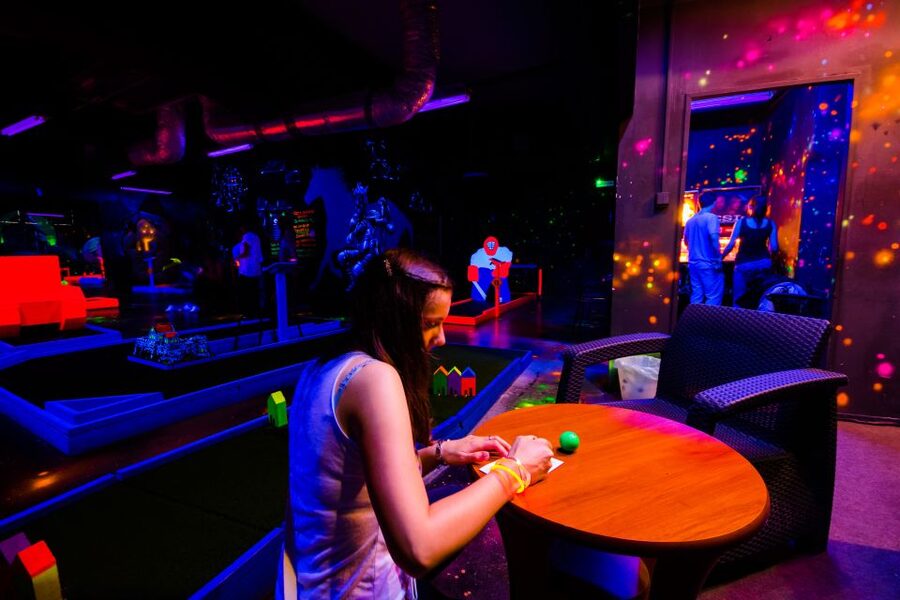 Prague: Glow Golf Mini Golf Game by UV Light - How long should you allow?