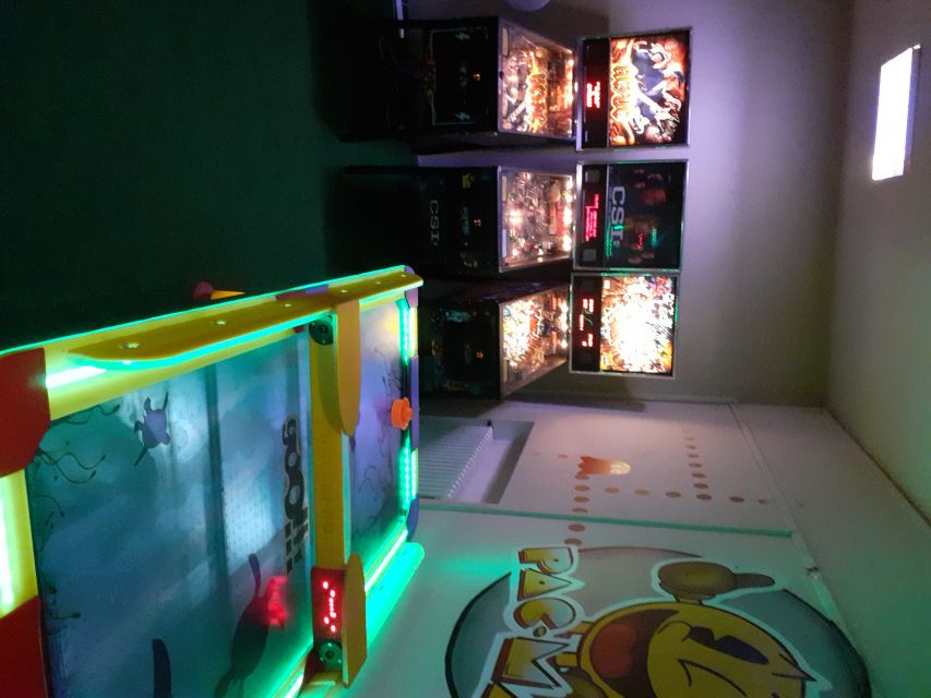 Prague: Glow Golf Mini Golf Game by UV Light - Eighteen holes with a Prague theme
