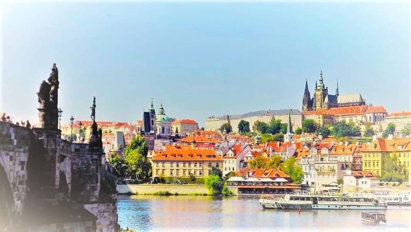 Prague Grand 2,5 hour + 2 hour exterior walking tour - Key points at a glance