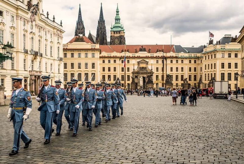 Prague Grand 2,5 hour + 2 hour exterior walking tour - What you gain by booking both circuits