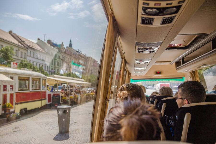 Prague: Guided Bus & Walking Tour with River Cruise & Lunch - Prague Castle and the long walk downhill
