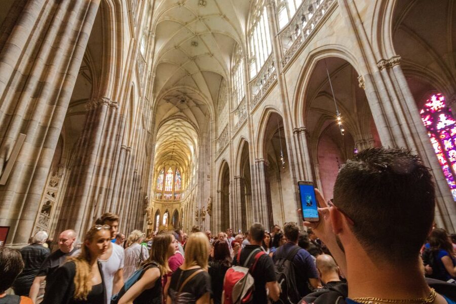 Prague: Guided Bus & Walking Tour with River Cruise & Lunch - Who should book this Prague experience?